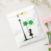 Meisje met geluksklaver bedankzakje (Gezegeld)