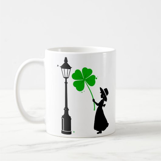 Meisje met geluksklaver koffiemok (Links)