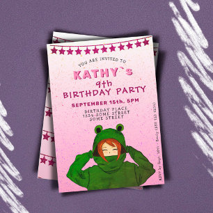 Meisje met groene kikkerhoodie die roze verjaardag kaart