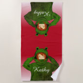 Meisje met groene kikkerviscooppen Aangepaste naam Strandlaken (Voorkant)