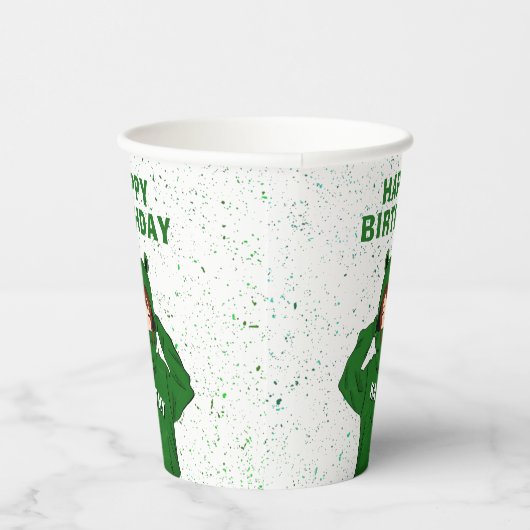 Meisje met groene kikkervisjes papieren bekers (Rechts)