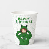 Meisje met groene kikkervisjes papieren bekers (Voorkant)