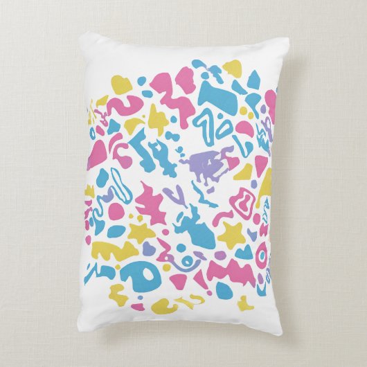 Meisje met hoofdtelefoon buigt zelfverzekerd en on accent kussen (Achterkant (Verticaal))