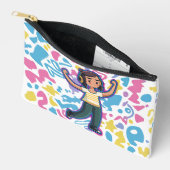 Meisje met hoofdtelefoon buigt zelfverzekerd en on etui (Open)