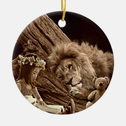 Meisje met Lion en Teddy Bear Keramisch Ornament (Voorkant)