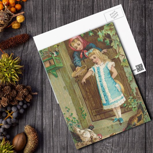 meisje met moeder die kippen voedt briefkaart