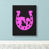 Meisje met paardenpaars en Western Pet met warmroz Canvas Afdruk (Insitu (Houten vloer))