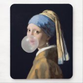 Meisje met parel oorbel blazen van een bubble gum muismat (Voorkant)