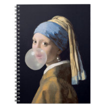 Meisje met parel oorbel blazen van een bubble gum