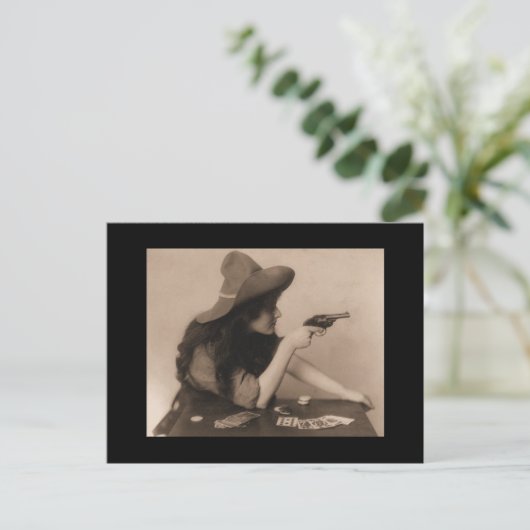  meisje met pistool briefkaart (Staand voorkant)