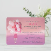 Meisje met roze ballonnen | partijuitnodiging kaart (Staand voorkant)