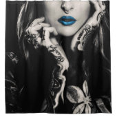 Meisje met tattoo douchegordijn (Voorkant)