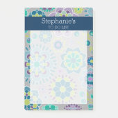 Meisje om een lijst met het Florale patroon te mak Post-it® Notes (Voorkant)