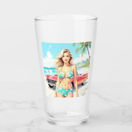 Meisje op het strand met een klassieke auto glas