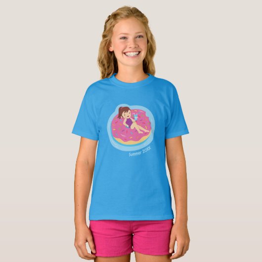 Meisje op het T-shirt Roze Doughnut Pool Float Gir (Voorkant volledig)