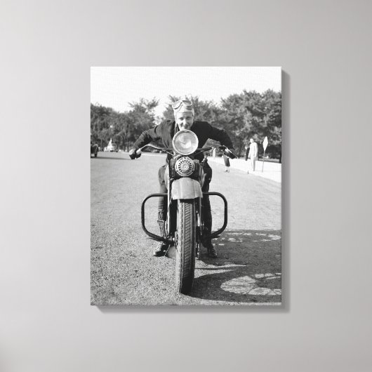 Meisje op motorfiets, 1937 canvas afdruk (Voorkant)