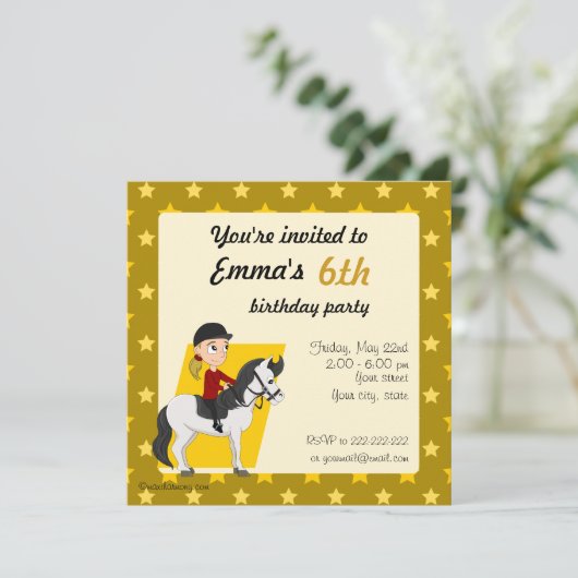Meisje op paard cartoon verjaardagsprint uitnodigi kaart (Staand voorkant)