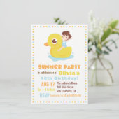 Meisje op Rubber Duck Pool Float Kids Verjaardagsf Kaart (Staand voorkant)