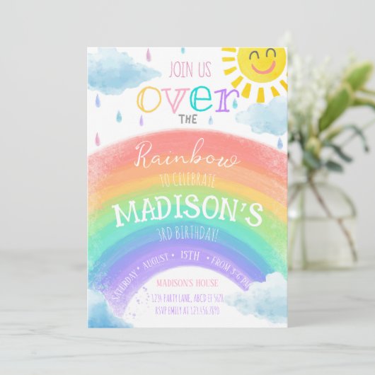 Meisje over de regenboog kleurrijke verjaardag kaart (Staand voorkant)