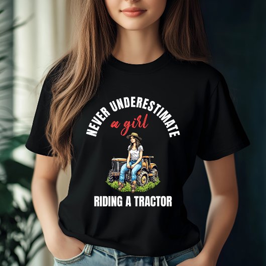 Meisje Rijden op een Tractor Design T-shirt
