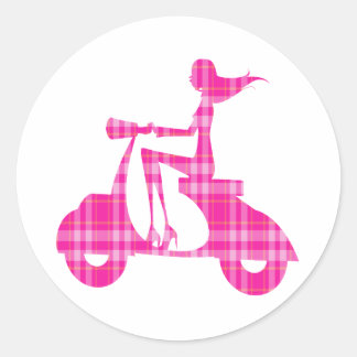 meisje scooter roze wit gingham ronde sticker