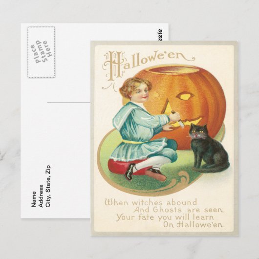 Meisje snijdt een pompoen  Briefkaart (Voorkant / Achterkant)