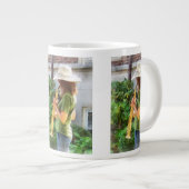 Meisje speelt Saxophone Grote Koffiekop (Voorkant rechts)