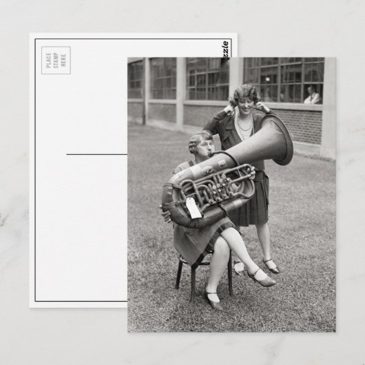 Meisje spelen Tuba, 1928 Briefkaart (Voorkant / Achterkant)