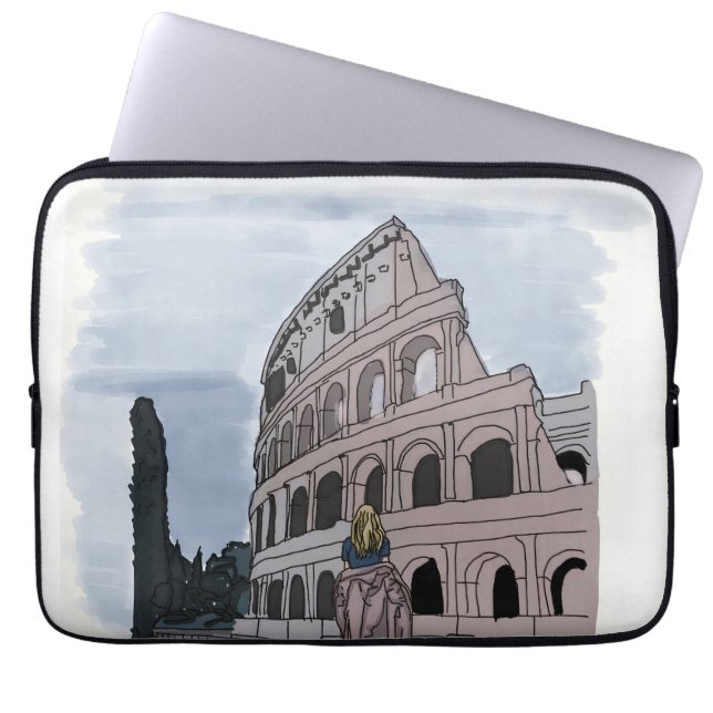 Meisje staat voor het Colosseum. Laptop Sleeve (Voorkant)