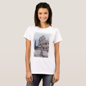 Meisje staat voor het Colosseum. T-shirt (Voorkant volledig)