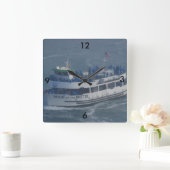 Meisje van de mist op de rivier Niagara. Vierkante Klok (Huis)