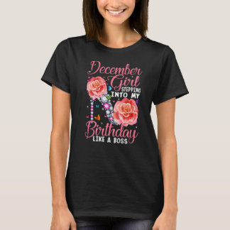 Meisje van december steekt mijn verjaardag in als t-shirt