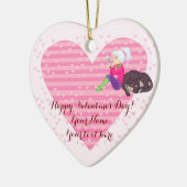 Meisje verliefd keramisch ornament (Links)