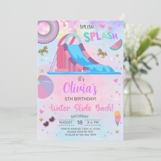 Meisje water slide zomer verjaardag uitnodiging (Staand voorkant)