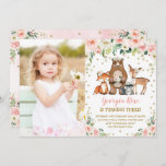 Meisje Woodland Dieren Verjaardag Peach Blush Flor Kaart<br><div class="desc">Dit vrouwelijke ontwerp is voorzien van een groep grillige bosdieren omringd met prachtige waterverf blush roze rozen en gouden glitter confetti</div>