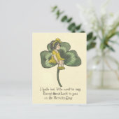 Meisje zit op Shamrock Briefkaart (Staand voorkant)