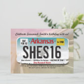 Meisje's 16e verjaardag Arkansas License Invitatio Kaart (Staand voorkant)