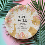 Meisjes 2e verjaardag roze goud in de Safari Papieren Bordje<br><div class="desc">Deze "twee wilde" oerwoud safari,  het tweede verjaardagsfeestje van het meisje,  borden van gouden vettige foliën (giraffe,  leeuw en apen),  gouden en roze oerwouden bladeren,  en een gouden confetti op een ecru-achtergrond. Voeg de naam van het verjaardagsmeisje en andere tekst in het zwart toe.</div>