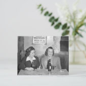 Meisjes aan de bar, 1940 briefkaart (Staand voorkant)