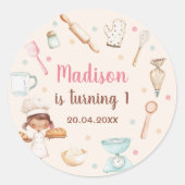 Meisjes bakken eerste verjaardag ronde sticker (Voorkant)