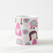 Meisjes die plaatsen zoeken koffiemok (Center)