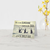 Meisjes die Surf doorboren Drink het Wilde luchtci Kaart (Gele Bloem)