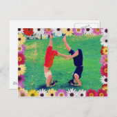 Meisjes doen Yoga Headstand Briefkaart (Voorkant / Achterkant)