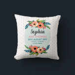 Meisjes Elegant en Cute Floral Birth Stats Nursery Kussen<br><div class="desc">Deze elegante en schattige bloemenkrabben baby gooit kussens uit met schattige zomerbloemen, pastelroze waterverf stippen, en biedt ruimte om je babymeisjes volledige naam toe te voegen, geboortedatum, gewicht en lengte bij de geboorte, en geboorteplaats in een handgeschreven lettertype. Het perfecte griezelige en botanische meisje kondigt je pasgeborene aan, een mooie...</div>