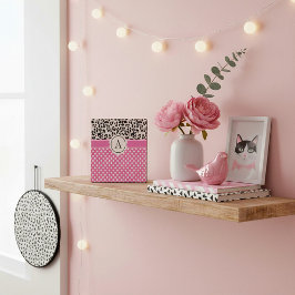 Meisjes en stippen drukken monogram af fotoplaat