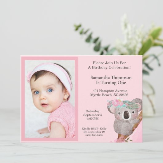 Meisjes Foto 1 jaar Beer van Birthday Koala Kaart (Staand voorkant)