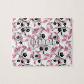 Meisjes gepersonaliseerd roze zwart voetbal legpuzzel (Horizontaal)