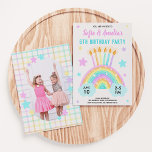 Meisjes gezamenlijke verjaardag regenboog thema me kaart<br><div class="desc">De gezamenlijke uitnodiging van het thema van de verjaardagsregenboog van dit meisje met een foto is ideaal voor tweelingzussen, of dichte vrienden die een gedeeld verjaardagsfeestje zouden willen hebben. Deze uitnodiging is voorzien van een handgetekende regenboogtaart met kaarsen op de top. Op de achterkant van de uitnodiging is een ruimte...</div>
