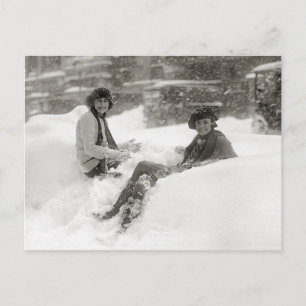 Meisjes in de sneeuw, 1922 briefkaart