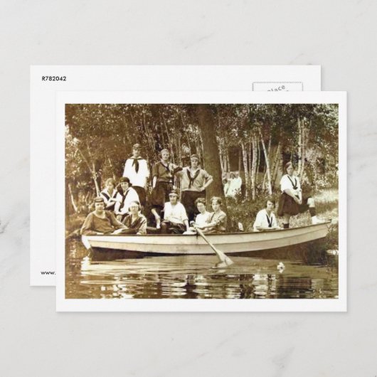 Meisjes in kamp bij Row Boat  Briefkaart (Voorkant / Achterkant)